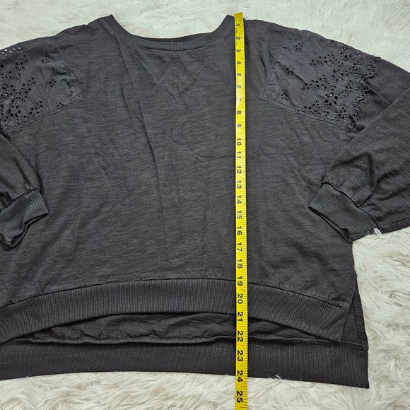 Umgee Women's Black Top with Eyelet Shoulder Detail. Size S - Picture 6 of 6